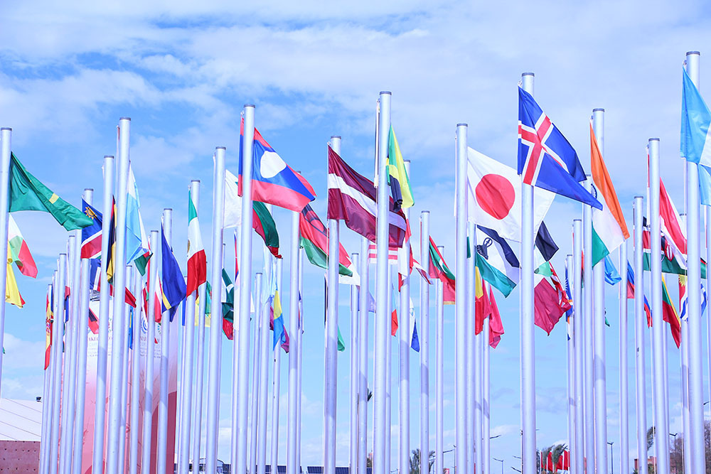 Nations' flags 